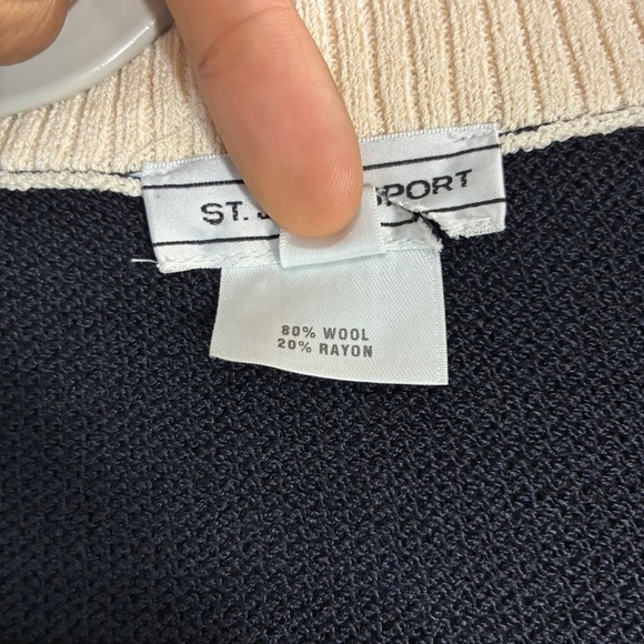 St John Sport Cardigan Women 6 Black Wool Vintage Shoulder Pad Prep Sweater USA - Picture 5 of 8
